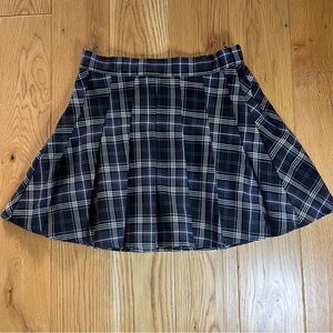 Garage Black and White Plaid Pleated Skater Skirt. Size Medium